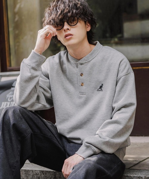 KANGOL(カンゴール)の「KANGOL カンゴール 別注コラボ オーバーサイズ裏起毛ワンポイントロゴ刺繍ヘンリーネックトレーナー(スウェット・メンズ・ピンク/チャコール/ブラウン/ネイビー/ホワイト/ブラック/杢グレー・L/M/XL)」の3枚目の写真