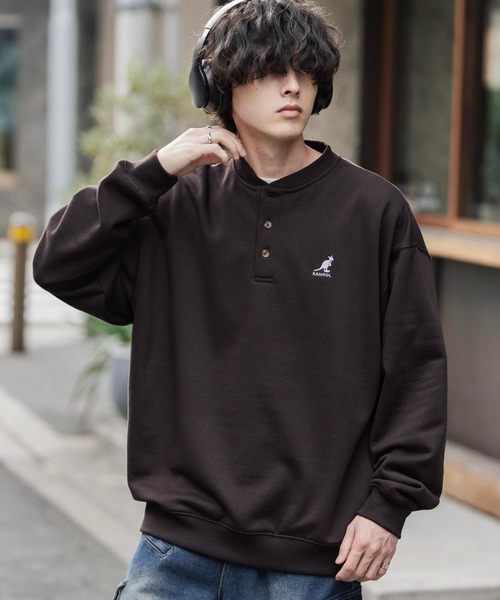 KANGOL(カンゴール)の「KANGOL カンゴール 別注コラボ オーバーサイズ裏起毛ワンポイントロゴ刺繍ヘンリーネックトレーナー(スウェット・メンズ・ピンク/チャコール/ブラウン/ネイビー/ホワイト/ブラック/杢グレー・L/M/XL)」の5枚目の写真