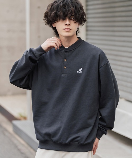KANGOL(カンゴール)の「KANGOL カンゴール 別注コラボ オーバーサイズ裏起毛ワンポイントロゴ刺繍ヘンリーネックトレーナー(スウェット・メンズ・ピンク/チャコール/ブラウン/ネイビー/ホワイト/ブラック/杢グレー・L/M/XL)」の4枚目の写真