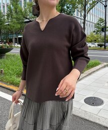 ジャガードVネックニット