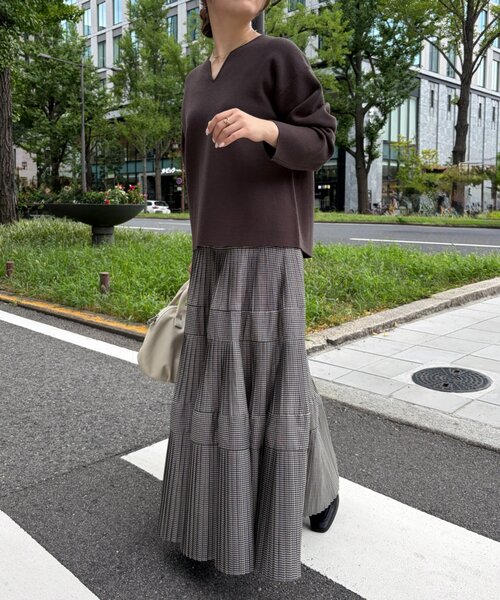 Jena espace merveilleux（ジェナ　エスパスメルヴェイユ）の「ジャガードVネックニット（ニット/セーター・レディース・チャコールグレー/オレンジ/グレー・FREE）」の10枚目の写真