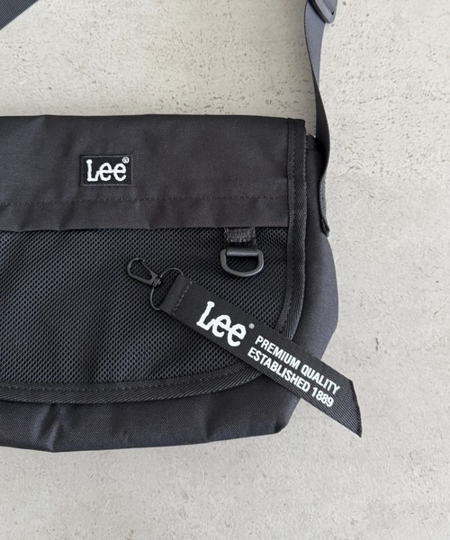 Lee(リー)の「Lee.撥水ポリエステル フラップショルダーバッグ.ミニショルダー(ショルダーバッグ・レディース・ブラック×グリーン/ブラック×ブラック/ブラック×ピンク/ブラック×パープル/ブラック×ホワイト・FREE)」の7枚目の写真