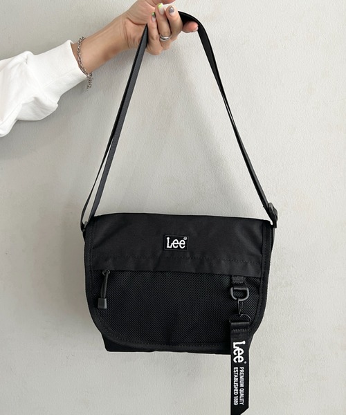 Lee(リー)の「Lee.撥水ポリエステル フラップショルダーバッグ.ミニショルダー(ショルダーバッグ・レディース・ブラック×グリーン/ブラック×ブラック/ブラック×ピンク/ブラック×パープル/ブラック×ホワイト・FREE)」の15枚目の写真