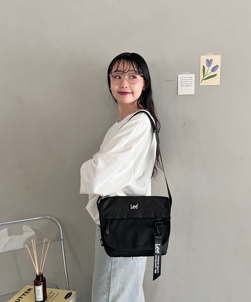 Lee(リー)の「Lee.撥水ポリエステル フラップショルダーバッグ.ミニショルダー(ショルダーバッグ・レディース・ブラック×グリーン/ブラック×ブラック/ブラック×ピンク/ブラック×パープル/ブラック×ホワイト・FREE)」の21枚目の写真