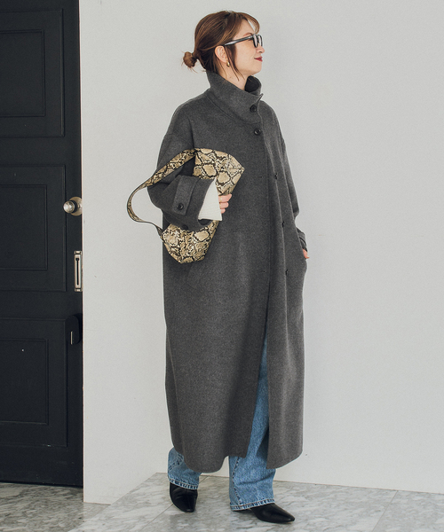 Spick & Span(スピックアンドスパン)の「スタンドカラーリバーロングコート(ノーカラーコート・レディース・チャコールグレー/ネイビー・38/36)」の7枚目の写真
