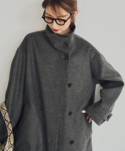 Spick & Span(スピックアンドスパン)の「スタンドカラーリバーロングコート(ノーカラーコート・レディース・チャコールグレー/ネイビー・38/36)」の9枚目の写真