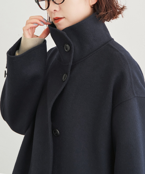 Spick & Span(スピックアンドスパン)の「スタンドカラーリバーロングコート(ノーカラーコート・レディース・チャコールグレー/ネイビー・38/36)」の21枚目の写真