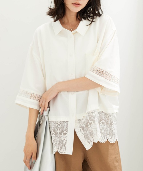 BELLUNA PLUS（ベルーナ）の「袖＆裾レースデザインブラウス（シャツ/ブラウス・レディース・ネイビー/アイボリー・LARGE/MEDIUM/X-LARGE）」の3枚目の写真
