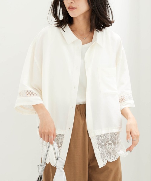 BELLUNA PLUS（ベルーナ）の「袖＆裾レースデザインブラウス（シャツ/ブラウス・レディース・ネイビー/アイボリー・LARGE/MEDIUM/X-LARGE）」の7枚目の写真