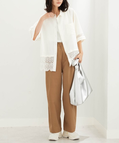 BELLUNA PLUS（ベルーナ）の「袖＆裾レースデザインブラウス（シャツ/ブラウス・レディース・ネイビー/アイボリー・LARGE/MEDIUM/X-LARGE）」の10枚目の写真