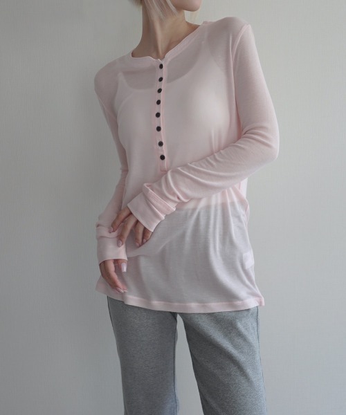 Rashik(ラシク)の「【Rashik】ヘンリーネックシアートップス(Tシャツ/カットソー・レディース・グレー/ホワイト/ブラック/ピンク・FREE)」の11枚目の写真