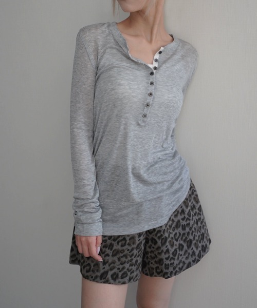 Rashik(ラシク)の「【Rashik】ヘンリーネックシアートップス(Tシャツ/カットソー・レディース・グレー/ホワイト/ブラック/ピンク・FREE)」の16枚目の写真