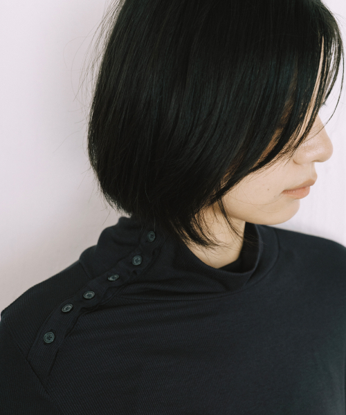 OHESHIO(オヘシオ)の「TWO-WAY BUTTON TURTLENECK T-SHIRT, CHARCOAL(Tシャツ/カットソー・レディース・その他・FREE)」の6枚目の写真