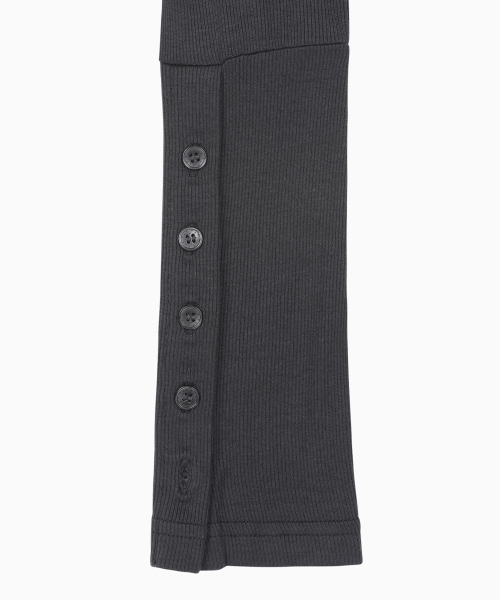 OHESHIO(オヘシオ)の「TWO-WAY BUTTON TURTLENECK T-SHIRT, CHARCOAL(Tシャツ/カットソー・レディース・その他・FREE)」の11枚目の写真