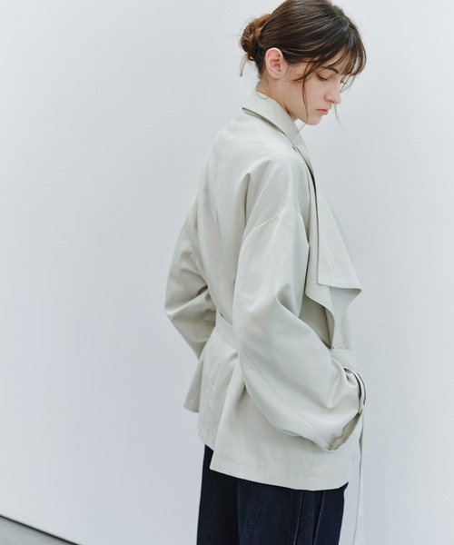tageechita(タジチタ)の「【tageechita】スカーフ付き ベルトショートトレンチコート(ピーコート・レディース・ライトベージュ・S/M/L)」の9枚目の写真