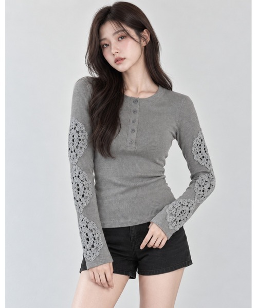 inst.ALL(インストール)の「クロシェスリーブヘンリーネックトップス(Tシャツ/カットソー・レディース・グレー/ブラック・M)」の10枚目の写真