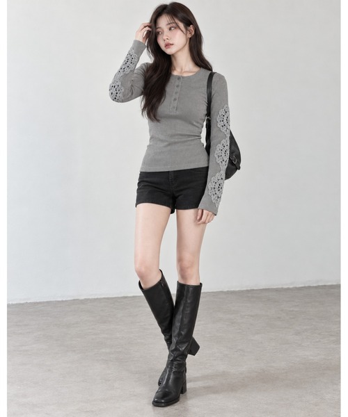 inst.ALL(インストール)の「クロシェスリーブヘンリーネックトップス(Tシャツ/カットソー・レディース・グレー/ブラック・M)」の13枚目の写真
