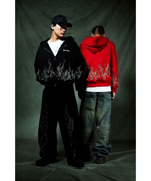 SUPPLIER（サプライヤー）の「ジップフーディ｜Fire Pattern Rhinestone Zip Hoodie｜SUPPLIER（パーカー・メンズ・ブラック/レッド・LARGE/X-LARGE/SMALL/MEDIUM）」の9枚目の写真