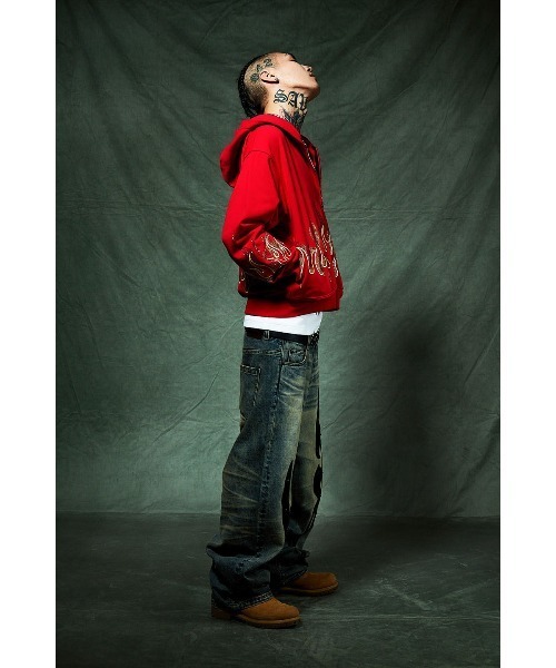 SUPPLIER（サプライヤー）の「ジップフーディ｜Fire Pattern Rhinestone Zip Hoodie｜SUPPLIER（パーカー・メンズ・ブラック/レッド・LARGE/X-LARGE/SMALL/MEDIUM）」の22枚目の写真