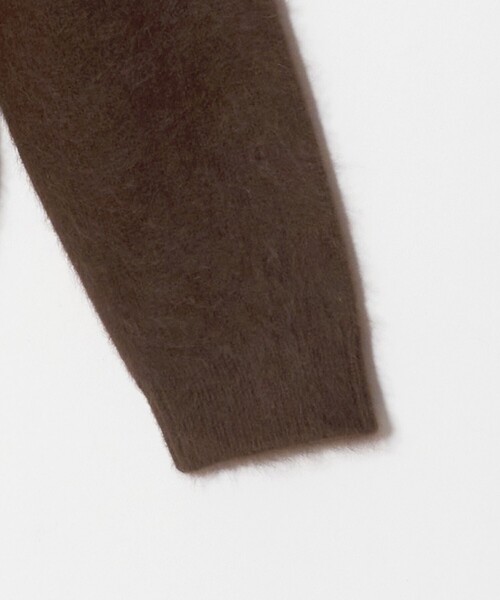 BEAUTY&YOUTH UNITED ARROWS(ビューティーアンドユースユナイテッドアローズ)の「フォックスカシミヤブレンド Vネック ニットプルオーバー(ニット/セーター・レディース・ブラック/ダークブラウン/ナチュラル/レッド・FREE)」の7枚目の写真