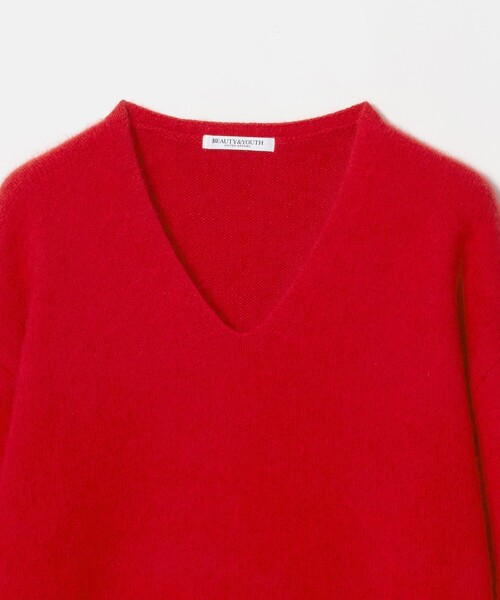 BEAUTY&YOUTH UNITED ARROWS(ビューティーアンドユースユナイテッドアローズ)の「フォックスカシミヤブレンド Vネック ニットプルオーバー(ニット/セーター・レディース・ブラック/ダークブラウン/ナチュラル/レッド・FREE)」の9枚目の写真