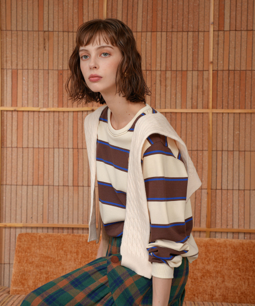 PIGMENT(ピグメント)の「大きめワンパッチボクシースウェット (YZTS2607117)(スウェット・レディース・ブラウン/ダークパープル・FREE)」の5枚目の写真
