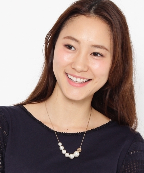 grove(グローブ)の「◆アシンメトリーロンデルネックレス(ネックレス・レディース・ピンク/クリア/ベージュ・00)」の6枚目の写真