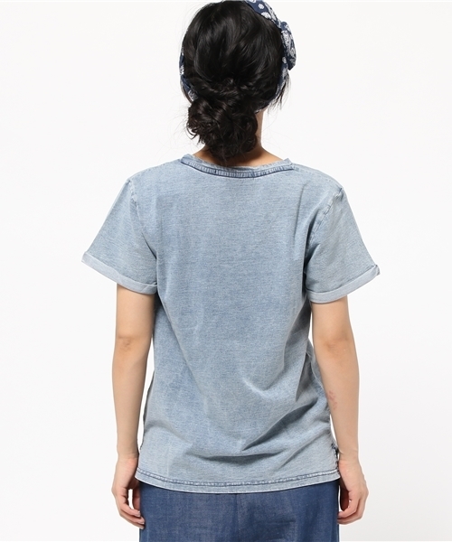 VENCEEXCHANGE（ヴァンスエクスチェンジ）の「インディゴケミカルVネックTシャツ（Tシャツ/カットソー・レディース・ブルー・MEDIUM）」の4枚目の写真