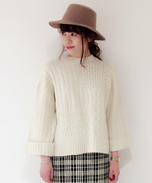archives（アルシーヴ）の「ラム5G ケーブル編みプルオーバー（ニット/セーター・レディース・ベージュ/サックスブルー/オフホワイト・MEDIUM）」の2枚目の写真