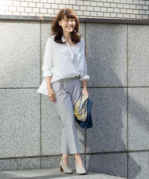 NATURAL BEAUTY BASIC（ナチュラルビューティーベーシック）の「バックストラップパンプス（パンプス・レディース・グレー/ネイビー・24.5cm/23.5cm/24.0cm/23.0cm）」の11枚目の写真