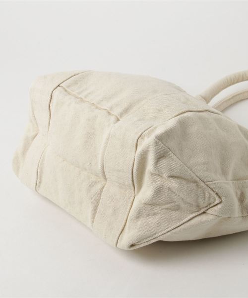 Daily russet（デイリー ラシット）の「製品染めフロントポケットトートバッグ(M)（トートバッグ・レディース・ホワイト/ライトブルー/ネイビー/カーキ/ピンク・FREE）」の8枚目の写真