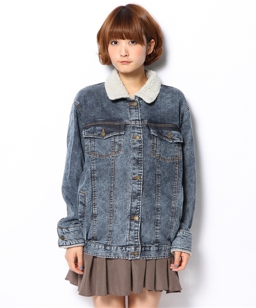 WEGO(ウィゴー)の「WEGO/ボアBIG Gジャン(デニムジャケット・レディース・ブラック/ライトインディゴブルー・MEDIUM)」の3枚目の写真