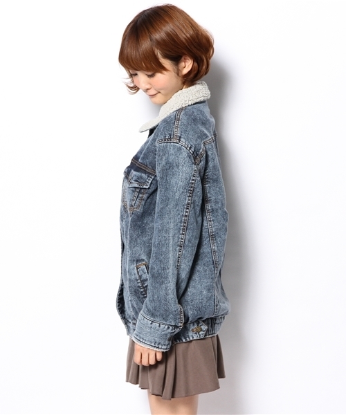 WEGO(ウィゴー)の「WEGO/ボアBIG Gジャン(デニムジャケット・レディース・ブラック/ライトインディゴブルー・MEDIUM)」の4枚目の写真