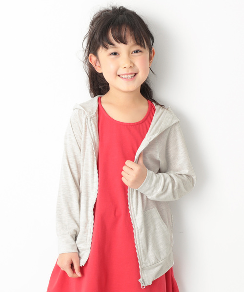 devirock（デビロック）の「UVカットジップアップパーカー（パーカー・キッズ・ブルー/ラベンダー/スミクロ/グリーン/イエロー/オレンジ/オートミール/杢グレー/グリーン系その他/ピンク・140cm/130cm/120cm/100cm/110cm/160cm/150cm/80ｃｍ/90cm）」の4枚目の写真