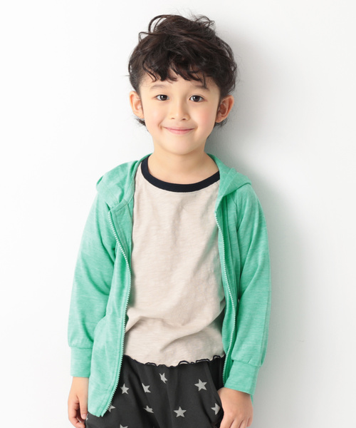 devirock（デビロック）の「UVカットジップアップパーカー（パーカー・キッズ・ブルー/ラベンダー/スミクロ/グリーン/イエロー/オレンジ/オートミール/杢グレー/グリーン系その他/ピンク・140cm/130cm/120cm/100cm/110cm/160cm/150cm/80ｃｍ/90cm）」の5枚目の写真