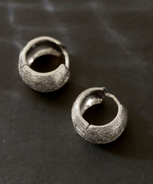 florist（フローリスト）の「10種展開小振りシンプルフープピアス（ピアス（両耳用）・レディース・ゴールド系その他2/シルバー系その他2/ゴールド系その他3/シルバー系その他3/ゴールド系その他5/その他16/シルバー系その他4/ゴールド系その他6/その他11/その他13/シルバー系その他5/ゴールド系その他7/その他15/シルバー系その他7/ゴールド系その他4/その他14/シルバー系その他6/その他12/その他10/その他9・FREE）」の4枚目の写真