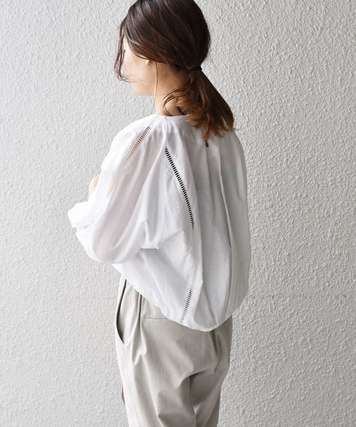 liflattie ships(リフラティ シップス)の「liflattie ships:ハシゴレースソリッドブラウス◇(シャツ/ブラウス・レディース・ホワイト/ライトグリーン・SMALL/MEDIUM)」の3枚目の写真