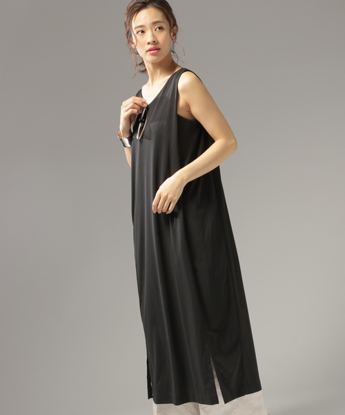 BAYFLOW（ベイフロー）の「Vネックノースリワンピース（ワンピース・レディース・アイボリー/ブラック/ワイン/ネイビー/ライトグレー/ブラウン/キャメル・SMALL/MEDIUM）」の2枚目の写真