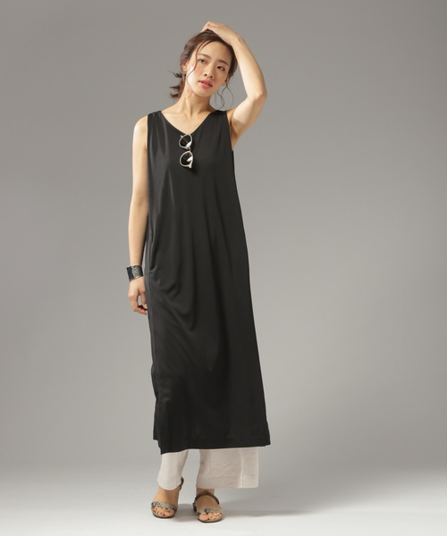 BAYFLOW（ベイフロー）の「Vネックノースリワンピース（ワンピース・レディース・アイボリー/ブラック/ワイン/ネイビー/ライトグレー/ブラウン/キャメル・SMALL/MEDIUM）」の10枚目の写真