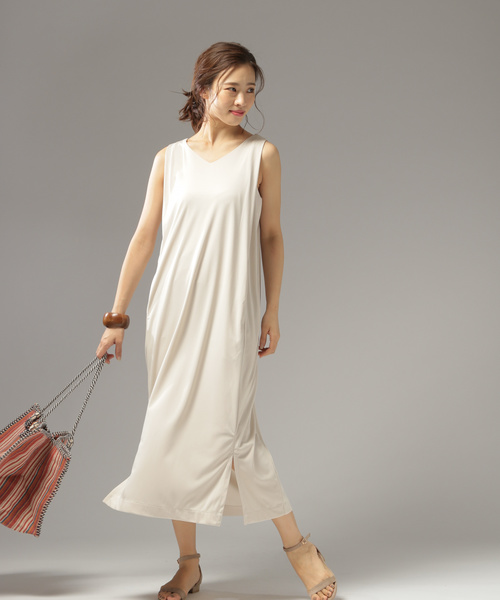 BAYFLOW（ベイフロー）の「Vネックノースリワンピース（ワンピース・レディース・アイボリー/ブラック/ワイン/ネイビー/ライトグレー/ブラウン/キャメル・SMALL/MEDIUM）」の14枚目の写真