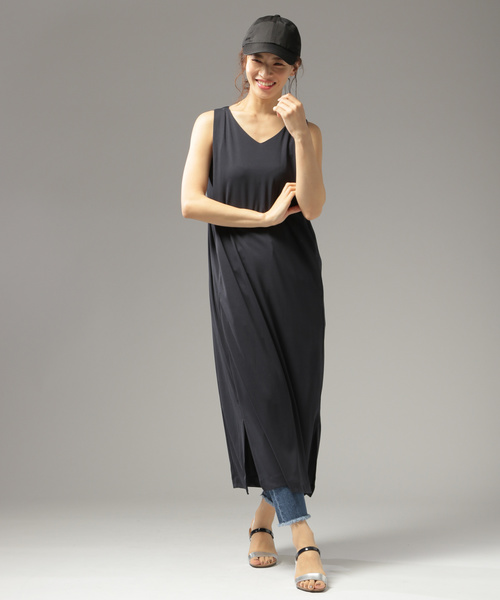 BAYFLOW（ベイフロー）の「Vネックノースリワンピース（ワンピース・レディース・アイボリー/ブラック/ワイン/ネイビー/ライトグレー/ブラウン/キャメル・SMALL/MEDIUM）」の18枚目の写真