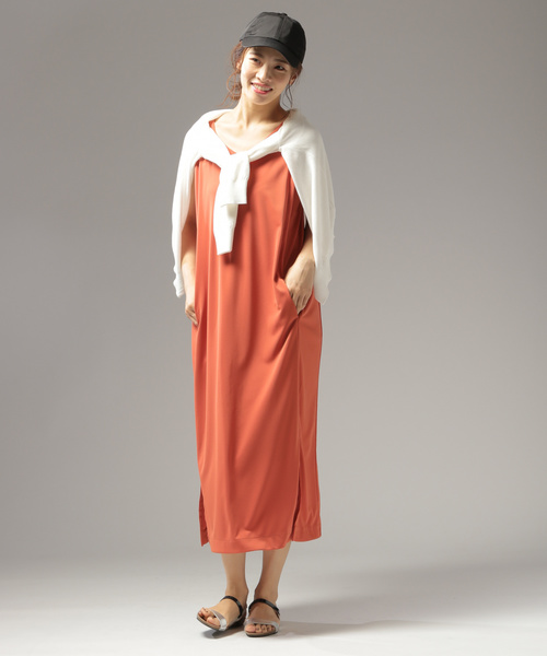 BAYFLOW（ベイフロー）の「Vネックノースリワンピース（ワンピース・レディース・アイボリー/ブラック/ワイン/ネイビー/ライトグレー/ブラウン/キャメル・SMALL/MEDIUM）」の22枚目の写真