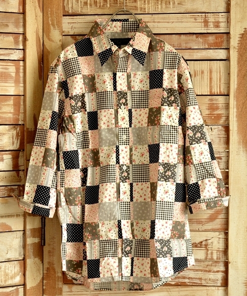 SHIPS GENERAL SUPPLY(シップスジェネラルサプライ)の「SGS: パッチワークフラワー/ナローレギュラー 7スリーブシャツ■(シャツ/ブラウス・メンズ・ブラック系その他/ブルー系その他/ネイビー・X-LARGE/SMALL/MEDIUM/LARGE)」の2枚目の写真