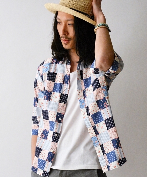 SHIPS GENERAL SUPPLY(シップスジェネラルサプライ)の「SGS: パッチワークフラワー/ナローレギュラー 7スリーブシャツ■(シャツ/ブラウス・メンズ・ブラック系その他/ブルー系その他/ネイビー・X-LARGE/SMALL/MEDIUM/LARGE)」の1枚目の写真