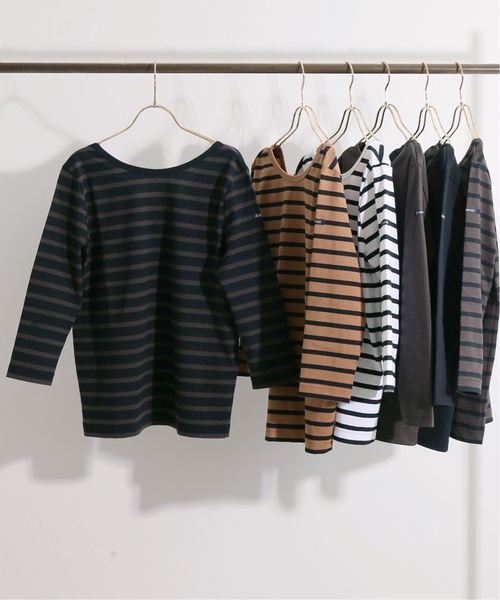 IENA（イエナ）の「LE MINOR 別注MADEMOISELLE バック Vネックプルオーバー◆（Tシャツ/カットソー・レディース・ブラック/ブラック系その他/ブラック系その他2/ブラウン/ブラウン系その他/キャメル/ネイビー/レッド/その他・FREE）」の4枚目の写真