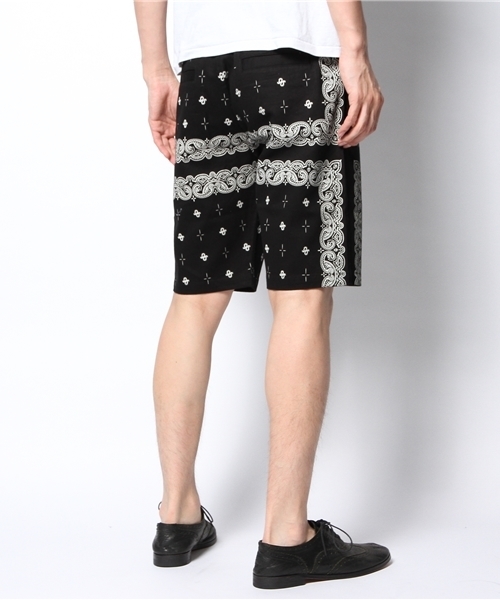 AZUL by moussy（アズールバイマウジー）の「バンダナ柄ツイルショーツ（その他パンツ・メンズ・ブラック/ネイビー・LARGE/SMALL/MEDIUM/X-LARGE/X-SMALL）」の9枚目の写真