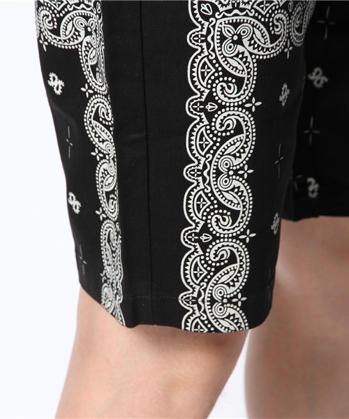 AZUL by moussy（アズールバイマウジー）の「バンダナ柄ツイルショーツ（その他パンツ・メンズ・ブラック/ネイビー・LARGE/SMALL/MEDIUM/X-LARGE/X-SMALL）」の5枚目の写真