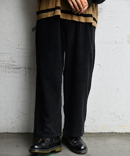 kutir（クティール）の「２タックワイドコーデュロイパンツ（その他パンツ・メンズ・ブラック/ダークブラウン/ベージュ/オレンジ・SMALL/MEDIUM/LARGE）」の8枚目の写真