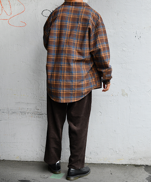 kutir（クティール）の「２タックワイドコーデュロイパンツ（その他パンツ・メンズ・ブラック/ダークブラウン/ベージュ/オレンジ・SMALL/MEDIUM/LARGE）」の15枚目の写真