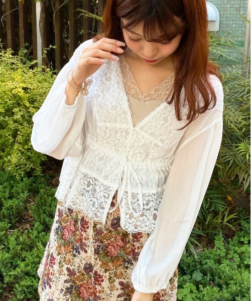 apres jour(アプレジュール)の「ラメシアーレースVブラウス【ZOZOTOWN限定アイテム】(シャツ/ブラウス・レディース・ミント/ラベンダー/オフホワイト・フリー)」の5枚目の写真